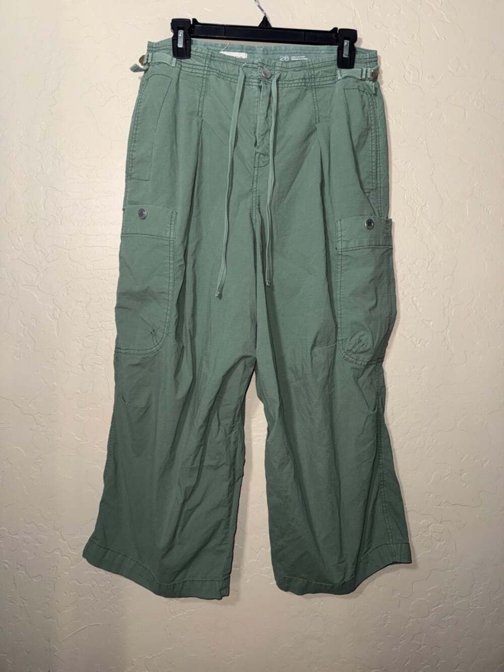 Anthropologie x Pilcro slouchy fit surplus cargo pants size 28 wide leg cropped